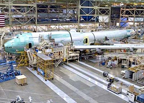 首架B747-8洲際客機完成整體機身連接